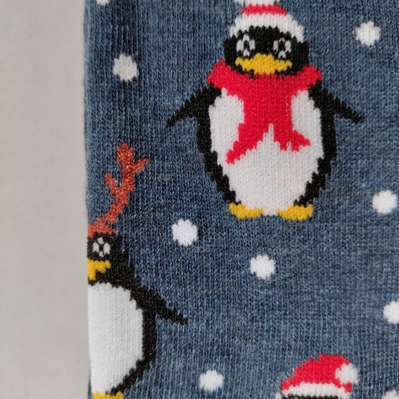 3/$20 Penguin Santa reindeer Christmas snow Funky Socks blue with gift tag - Picture 8 of 9
